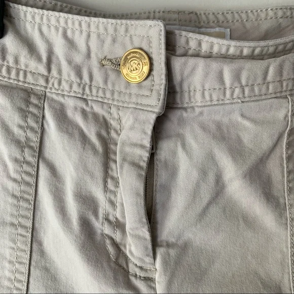 Michael Kors khaki shorts. - Picture 4 of 6